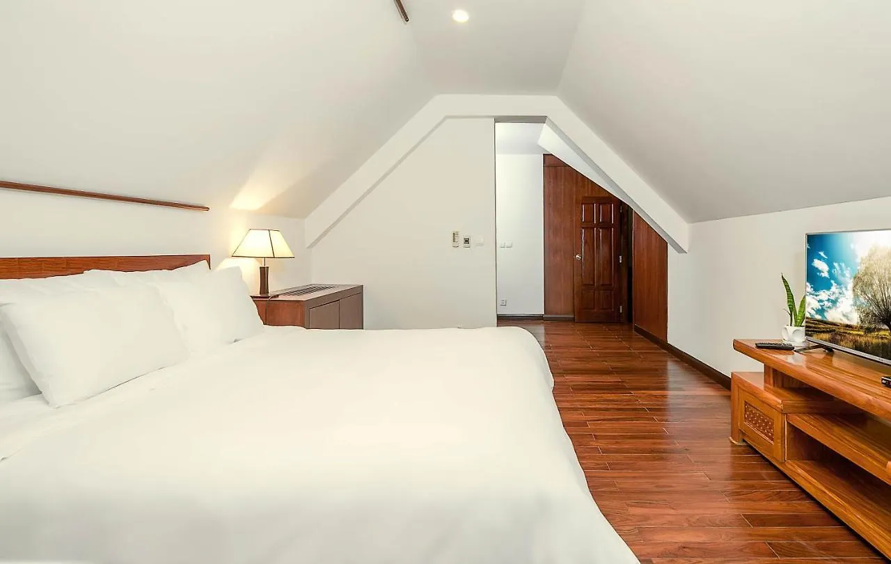 Tropical Pool Villas Danang