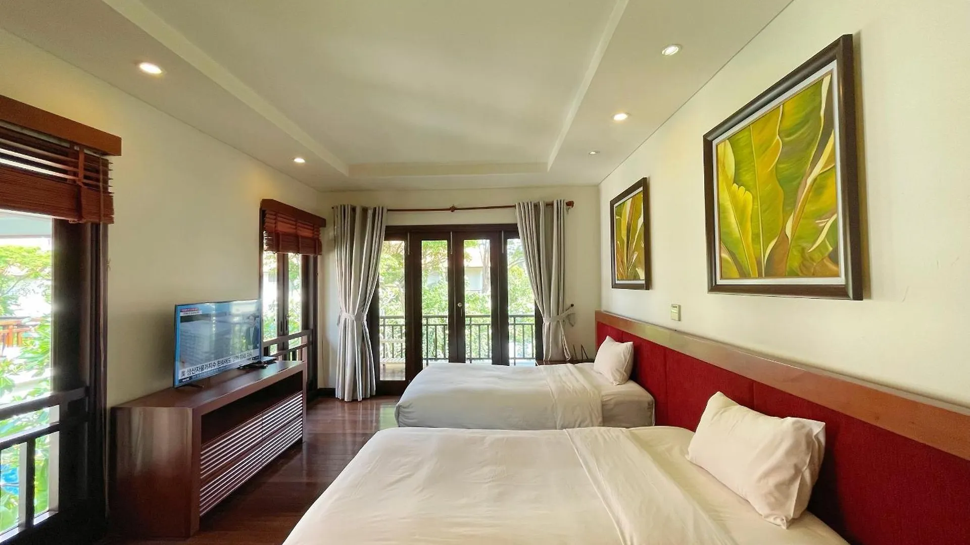 Tropical Pool Villas Da Nang Vietnam
