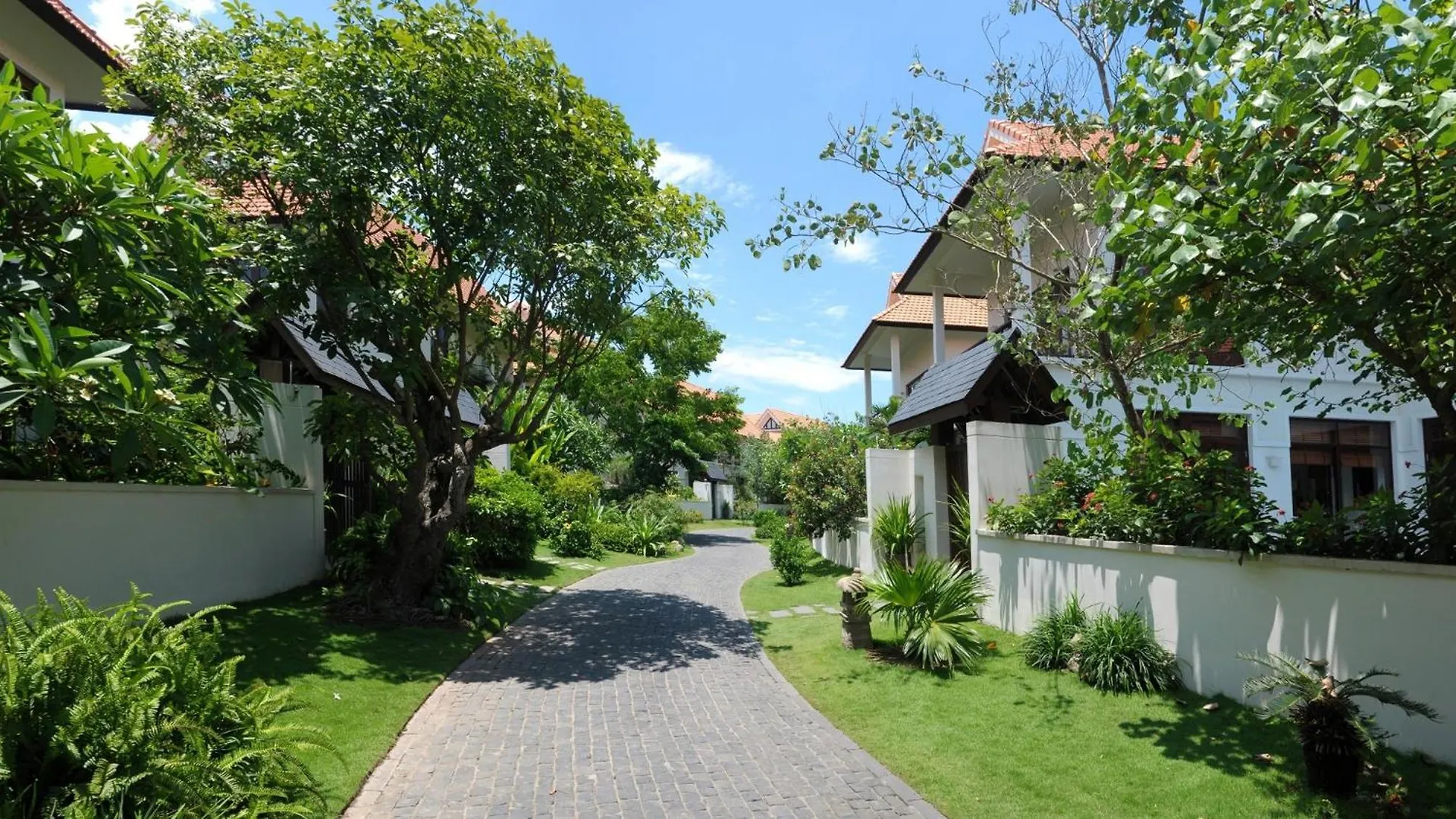 Tropical Pool Villas Danang