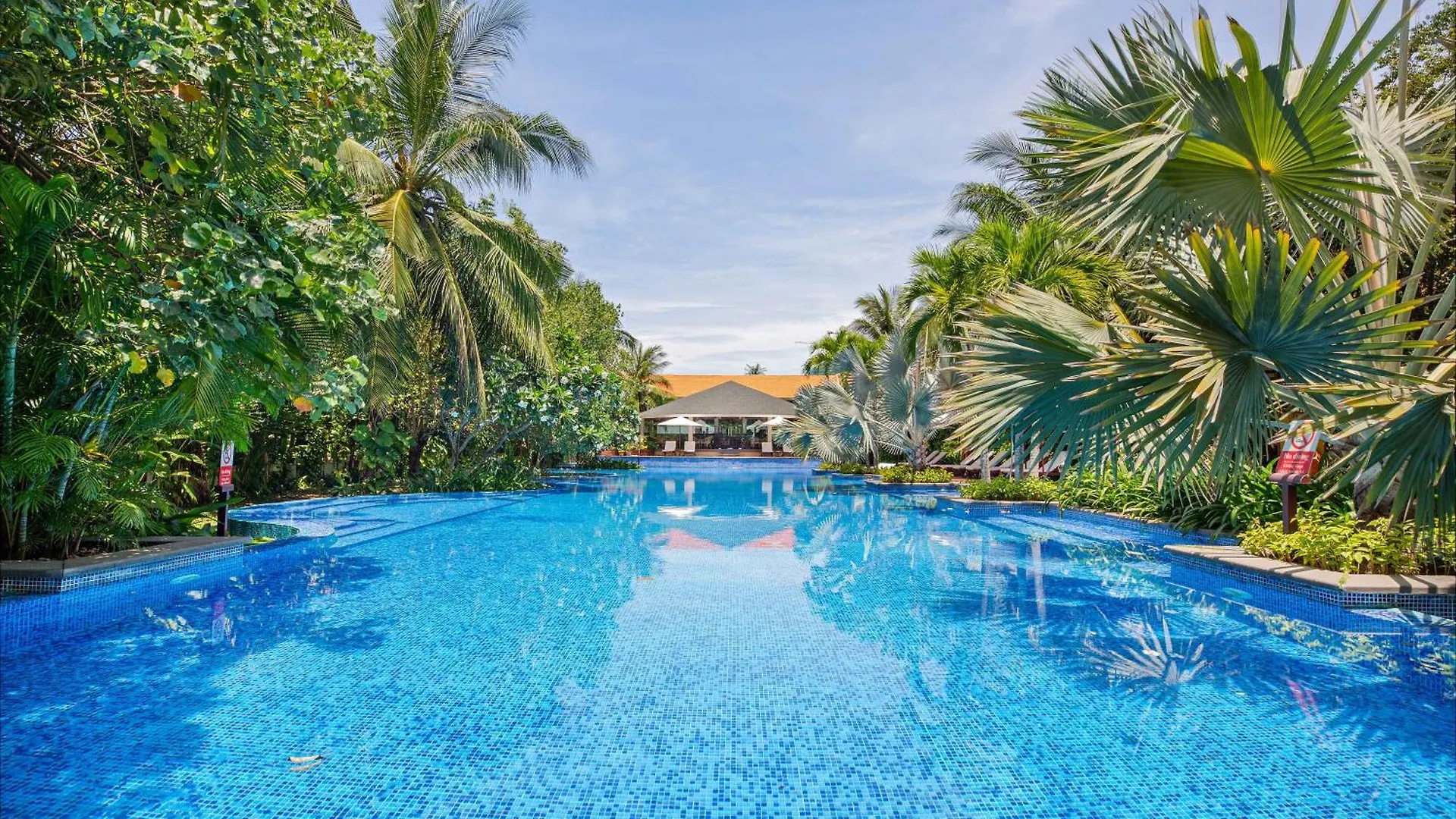 Tropical Pool Villas Danang